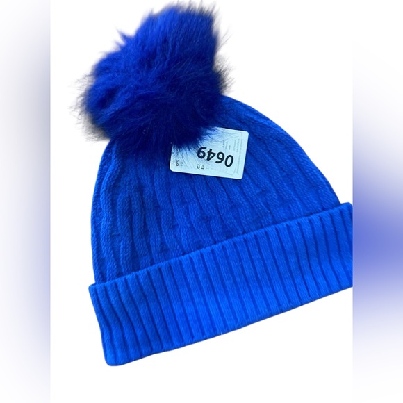 lululemon athletica Accessories - NWT Lululemon cable knit pom beanie BLAZER BLUE TONE